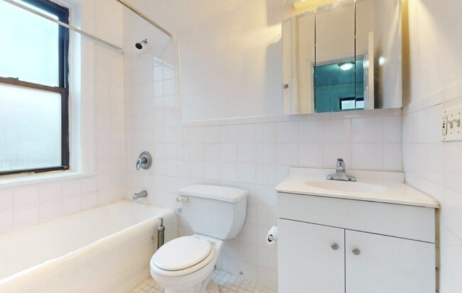 141 E 61st St unit 5E, New York, NY 10065 - photo 5
