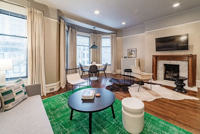 68 E Cedar St unit ID1360105P, Chicago, IL 60611 - photo 2