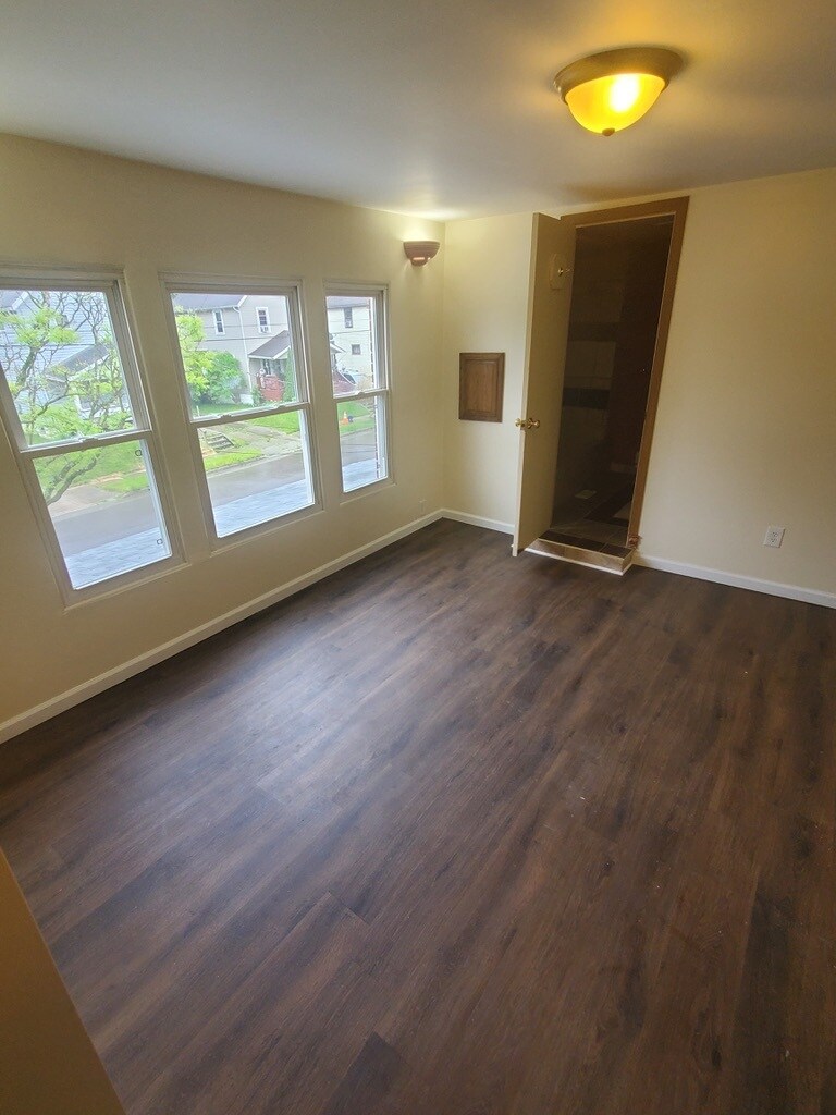 1180 Atwood Ave unit 2, Akron, OH 44301 - photo 1