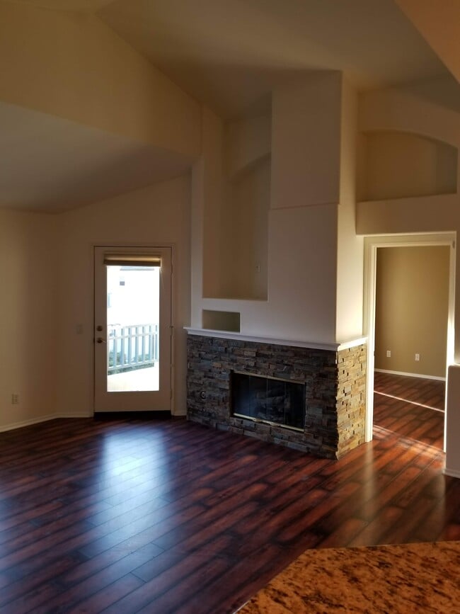 16939 Robins Nest Way unit 1, San Diego, CA 92127 - photo 3