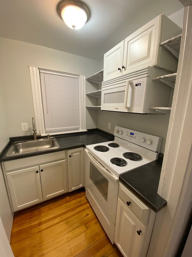 78 Fort St unit 1, East Providence, RI 02914 - photo 2