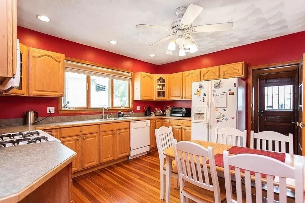 42 Sunset Rd unit 2, Somerville, MA 02144 - photo 1