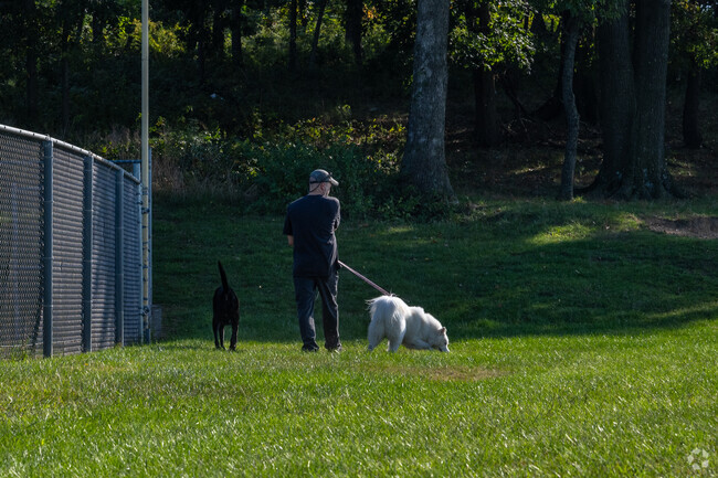 Walk your dog in Baltimore at Brooklyn Heights Park.