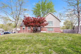 1707 NW Willowbrook Dr, Blue Springs, MO 64015