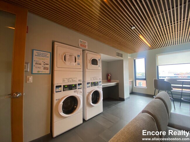 150 Camden St unit 308, Boston, MA 02118 - photo 5