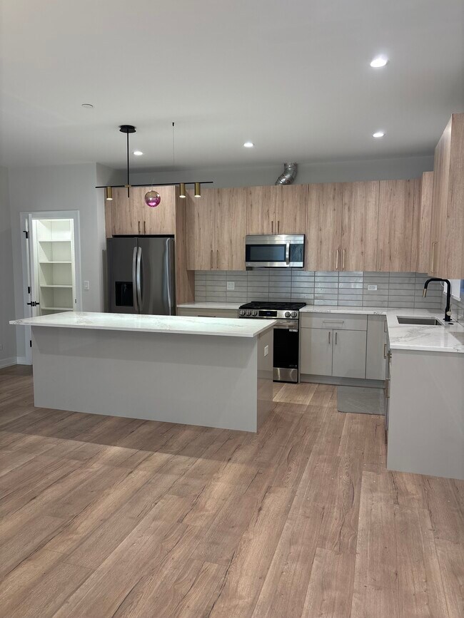 6853 W Belmont Ave unit 1R, Chicago, IL 60634 - photo 2