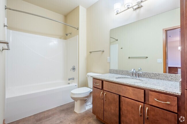 1BR, 1BA - 783SF - Bathroom