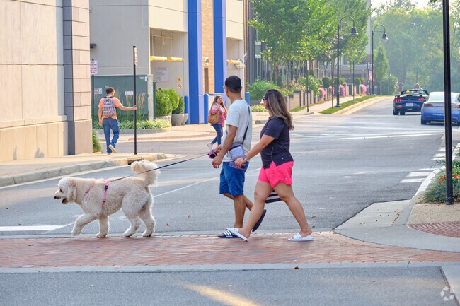 Work, eat, play and live at One Loudoun.