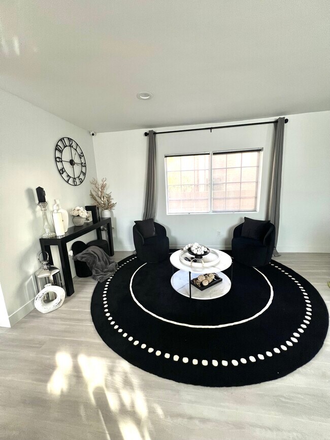 527 W Colden Ave, Los Angeles, CA 90044 - photo 6