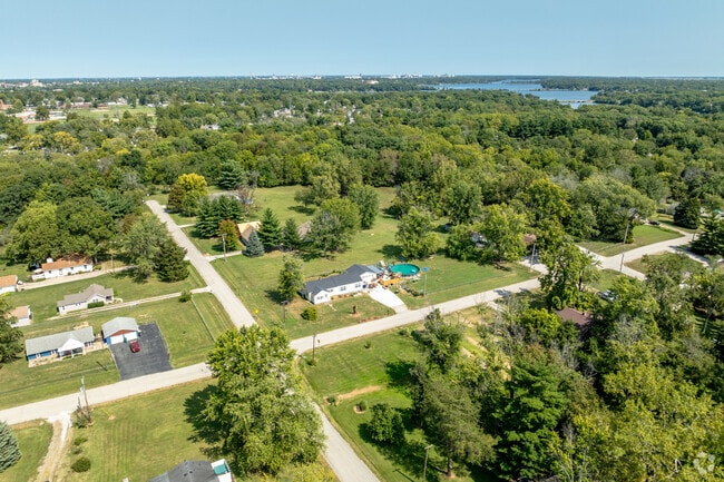 Devonshire is located towards the southern tip of Decatur.