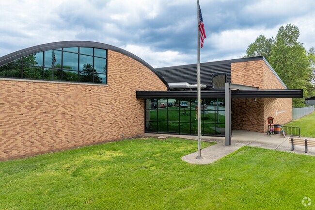 Terre Town Elementary School receives a C from Niche.