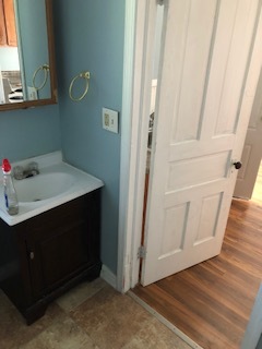 904 Minnesota Ave Unit 1 Lower, Gladstone, MI 49837