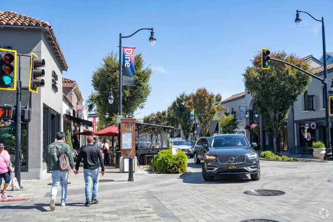 Downtown Burlingame is a central hub right near the Carolands neighborhood.