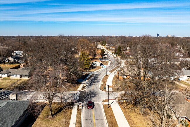 The Fassnight neighborhood benefits from it's convenient proximity to downtown Springfield.