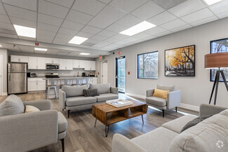 100 Skyline Dr, Braintree, MA 02184