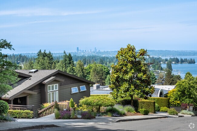 Panoramic views of Seattle are a common occurrence in Central Houghton.