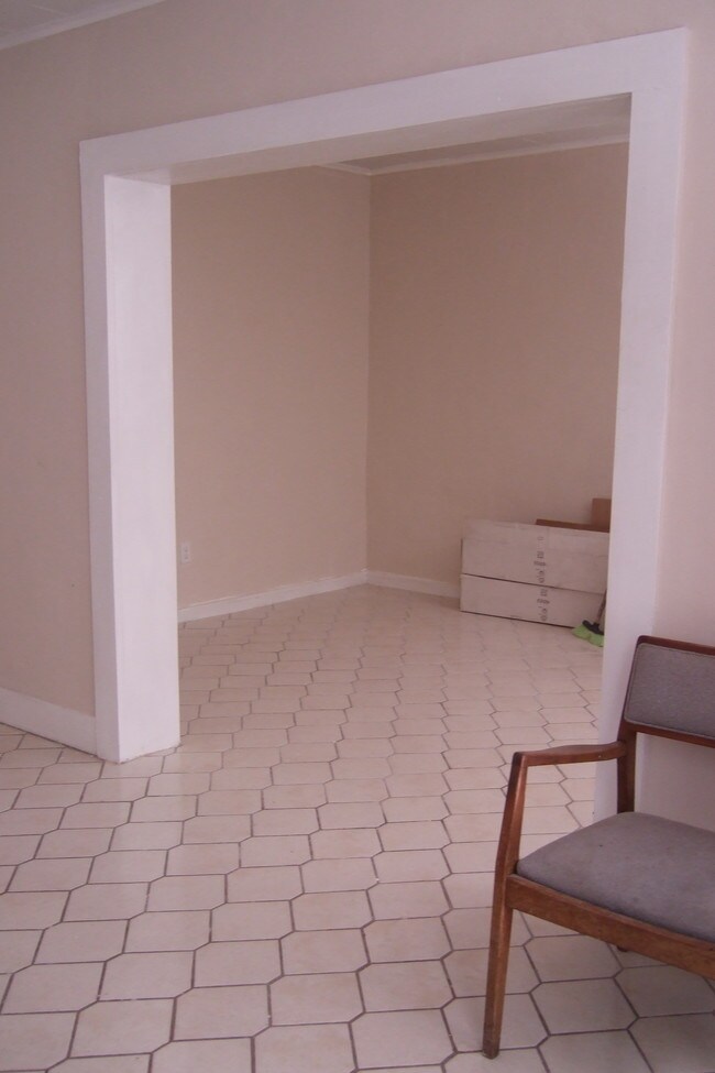 1624 SW 10th St unit 2, Miami, FL 33135 - photo 4