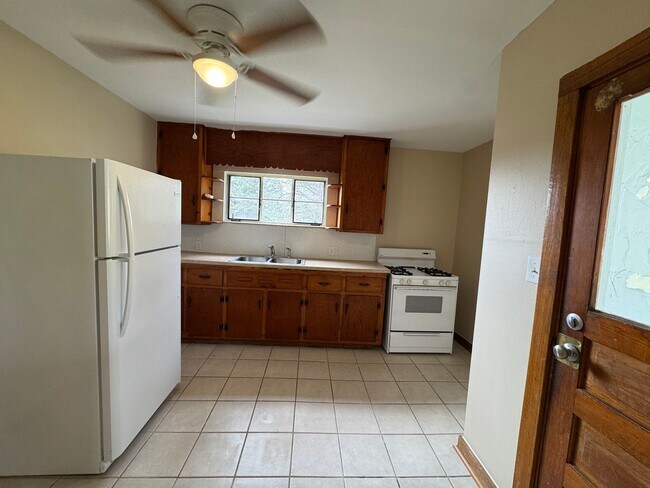 4501 Packard St unit 4501 1/2 Packard Str, Parkersburg, WV 26104 - photo 3