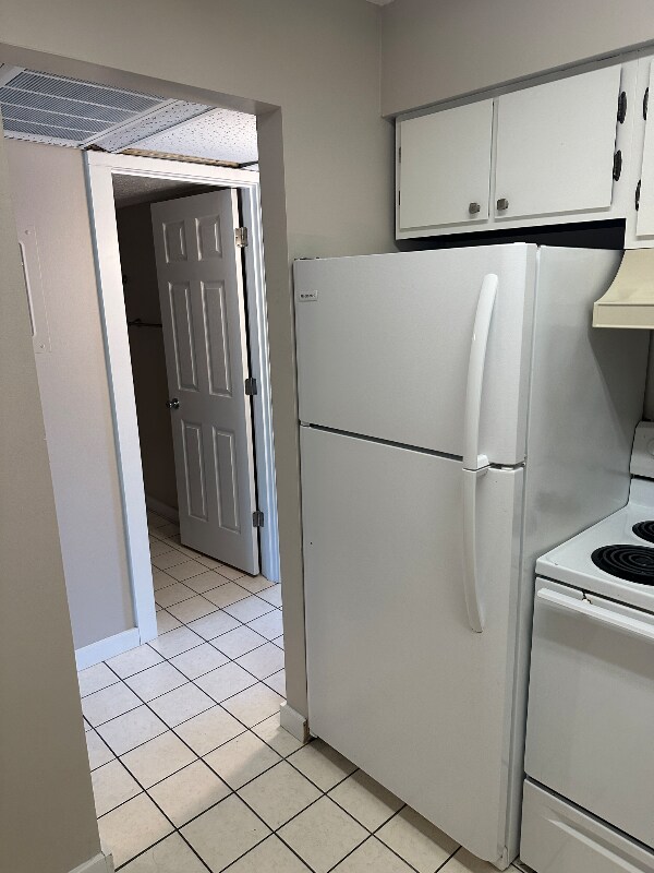 715 N Golfcrest Rd unit A3, Normal, IL 61761 - photo 1