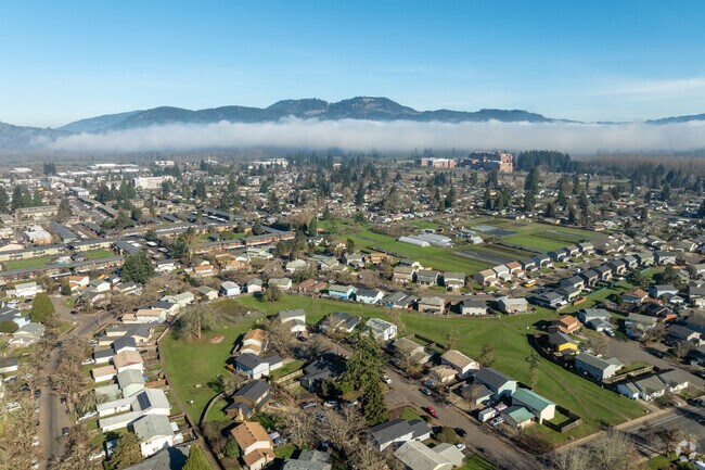 The Gateway neighborhood is nestled among mountains and green spaces in Oregon.