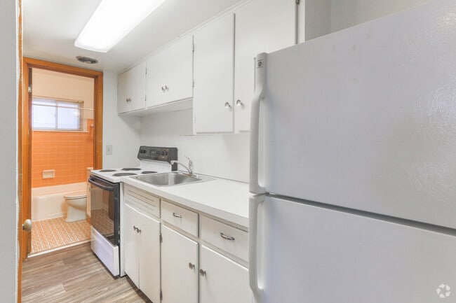 The Glade - Kitchen