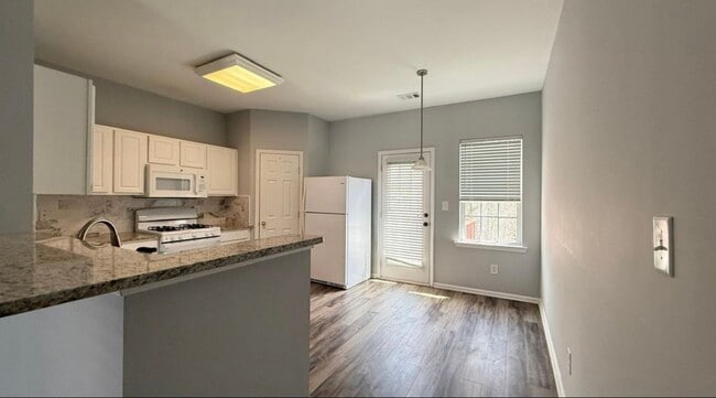 3296 Mill Springs Cir, Buford, GA 30519 - photo 3