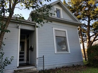 319 N Doak St Unit B, Taylor, TX 76574