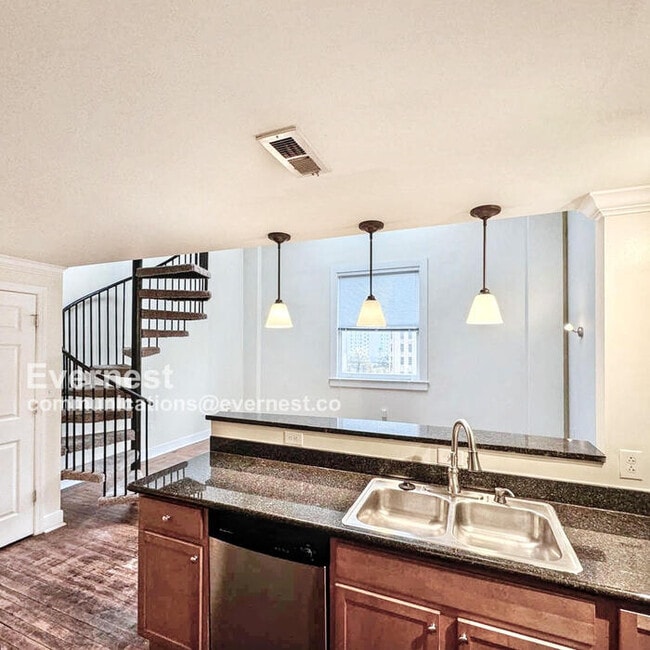 525 E Grace St unit 203, Richmond, VA 23219 - photo 2