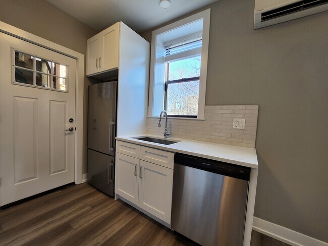 3931 N Janssen Ave unit 3, Chicago, IL 60613 - photo 5