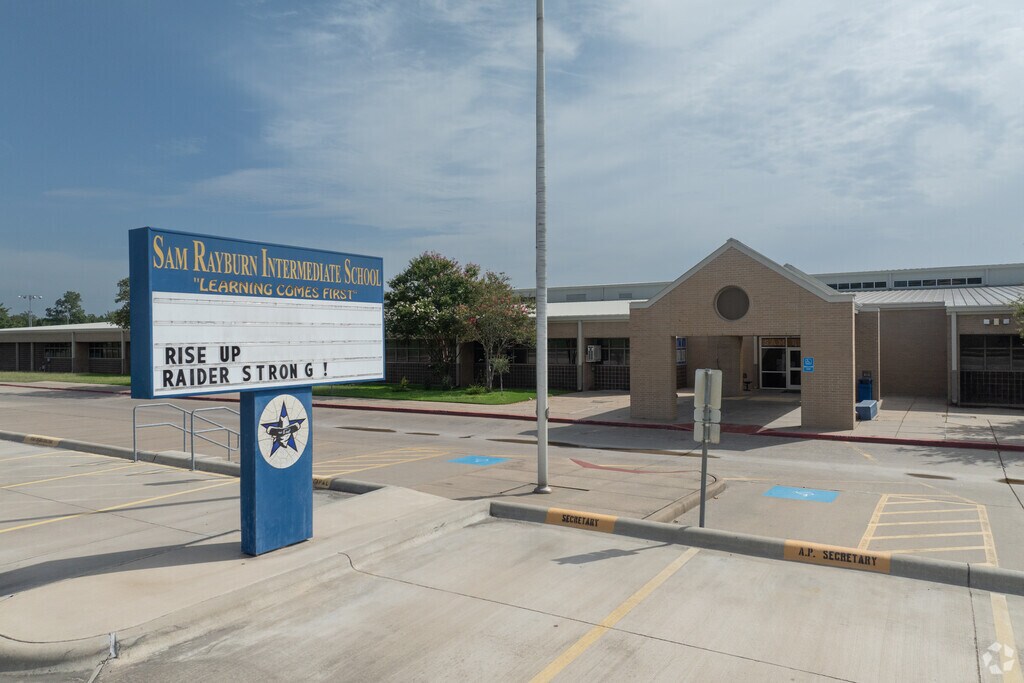 Sam Rayburn Intermediate epitomizes academic excellence in College Station.