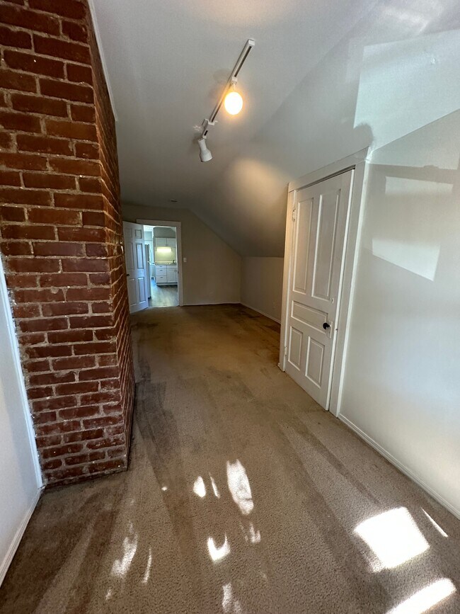 4173 Forest Ave unit 4, Cincinnati, OH 45212 - photo 7