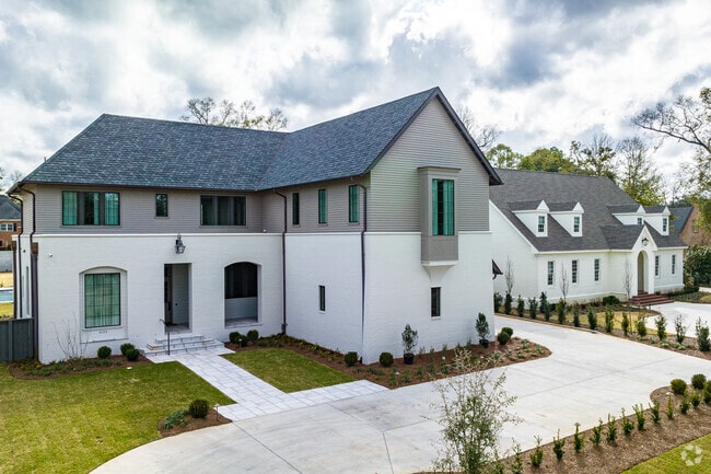 There are plenty of modern estates in Park Hill of Mobile, AL.