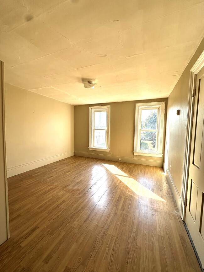 1709 Walnut St unit 2, Erie, PA 16502 - photo 4