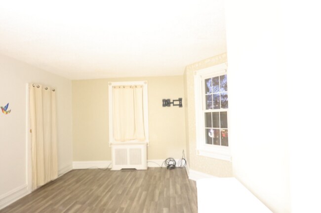 745 N Front St unit 2, Reading, PA 19601 - photo 4