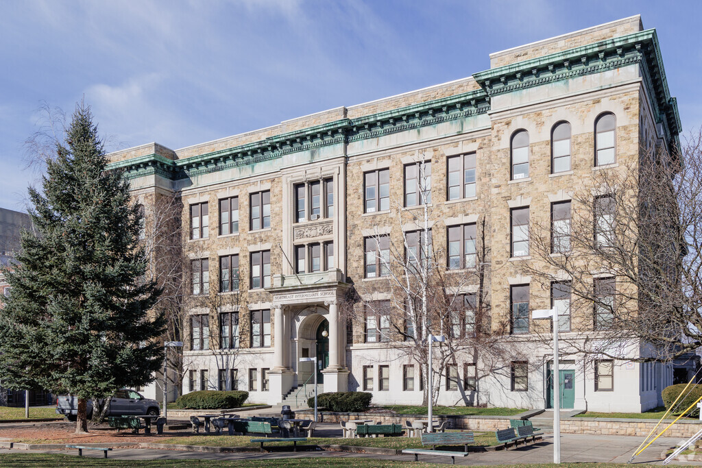 Northeast Intermediate School in Scranton, PA has a student-teacher ratio of 15 to 1.