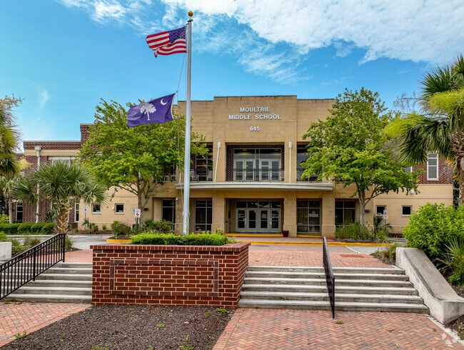 Moultrie Middle School in Mount Pleasant, SC is a public 6-8 middle school.