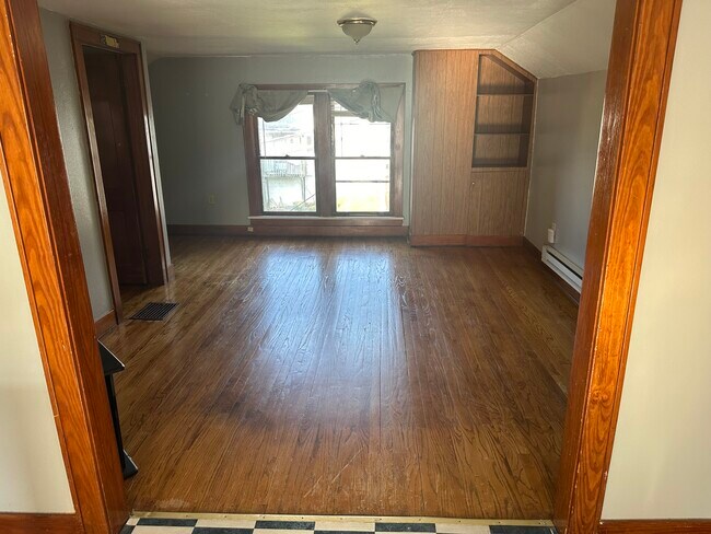 537 Clinton Ave unit Clinton B, Morgantown, WV 26505 - photo 6