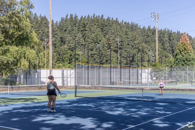 West Linn High School ranks highly and partners with Clackamas Community College.