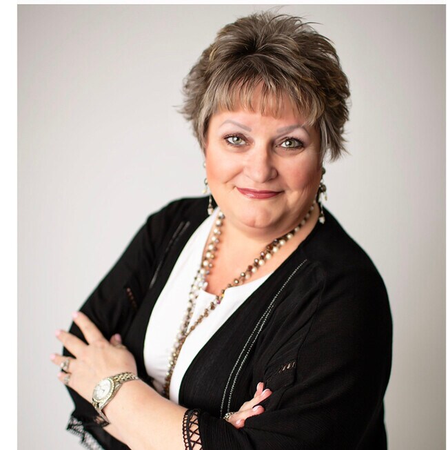 Lezlie Armentor