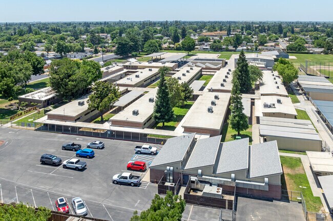 The campus of Thomas Jefferson Middle School in Madera.