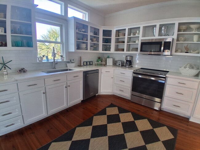 12 Seahorse Ct, Isle of Palms, SC 29451 - photo 5