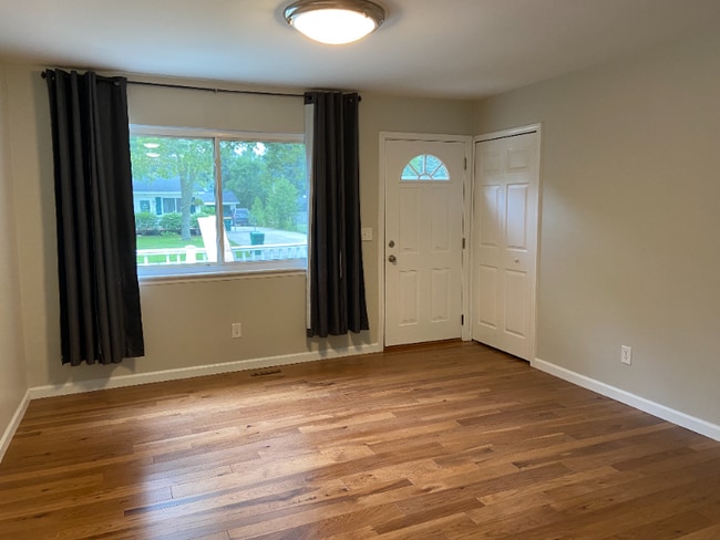 793 Robertson Dr, Brighton, MI 48116 - photo 4