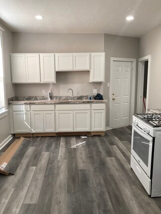 1945 N Dr William Finlayson St Unit 4, Milwaukee, WI 53212