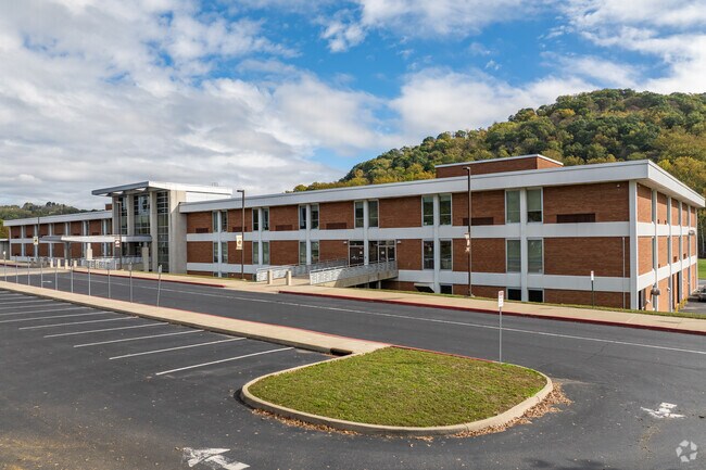 Niche rates the teachers and academics at John Marshall High School with a B.