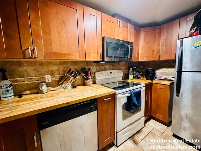 31 Brainerd Rd unit 31, Allston, MA 02134 - photo 3