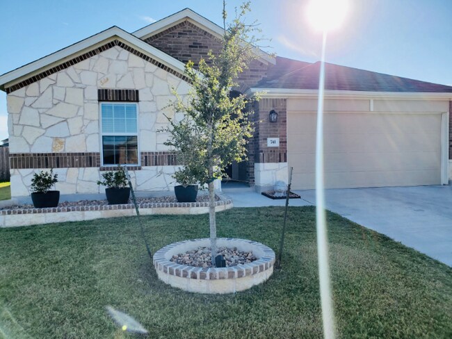 741 Carol Dr, Hutto, TX 78634 - photo 2