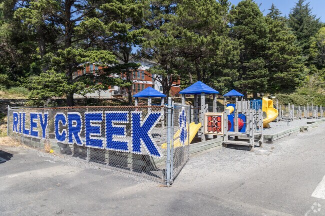 Riley Creek Elementary School is a public school in Gold Beach, OR.