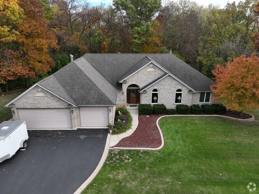 11210 Pebble Dr, Huntley, IL 60142 - photo 2