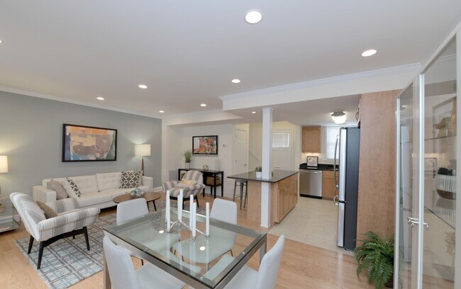 39 Gerry Rd unit 1, Chestnut Hill, MA 02467 - photo 5