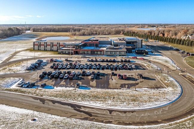 748 students attend Lakeside Elementary.